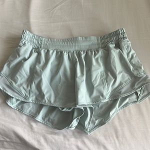 Lululemon Hotty hot shorts 2.5” size 10